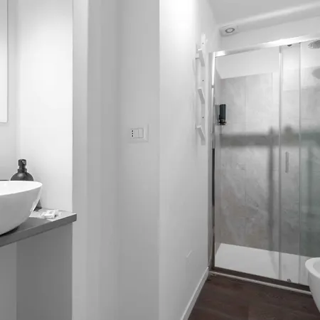 Duomo-navigli Samara 3 Binda 36 Milán